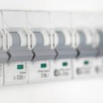 Choosing the Right Circuit Breakers for Industrial Safety: Selection Guide & Standards