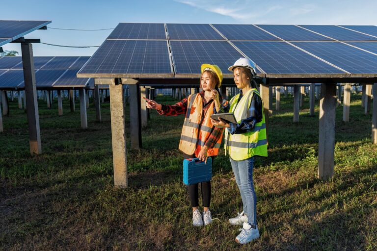 Solar Battery Storage Systems: Is It Worth the Investment? Cost-Benefit Analysis