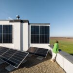 Systemy magazynowania energii słonecznej: Czy warto zainwestować? Analiza kosztów i korzyści