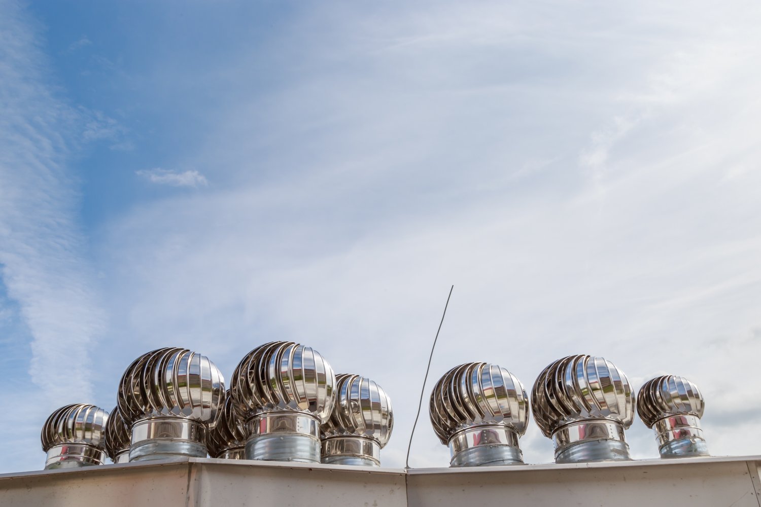 Enhancing climate control with air curtains and ventilation systems