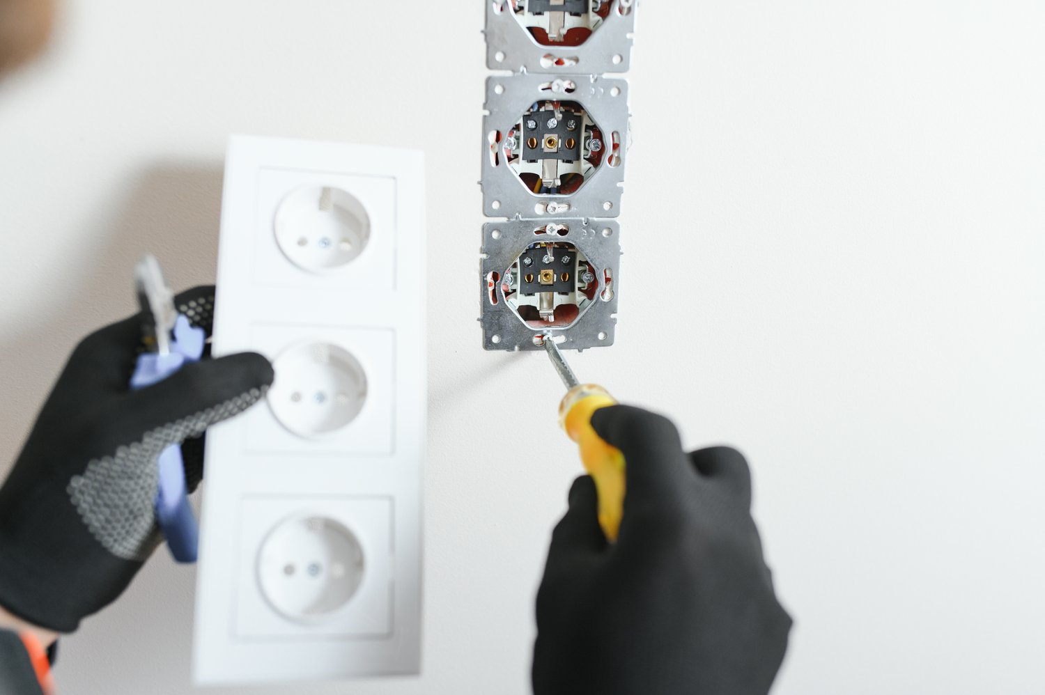 Essential guide to electrical installation boxes for your home office setup