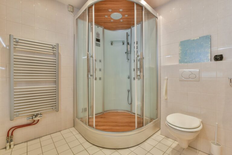 Essential tips for choosing and installing shower cabins