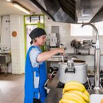 Essential tips for choosing and maintaining kitchen equipment in economic chambers