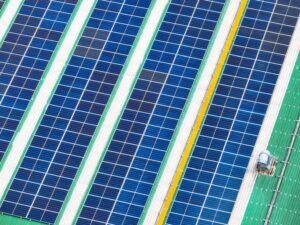Maximizing energy efficiency with photovoltaic systems: A guide for homeowners