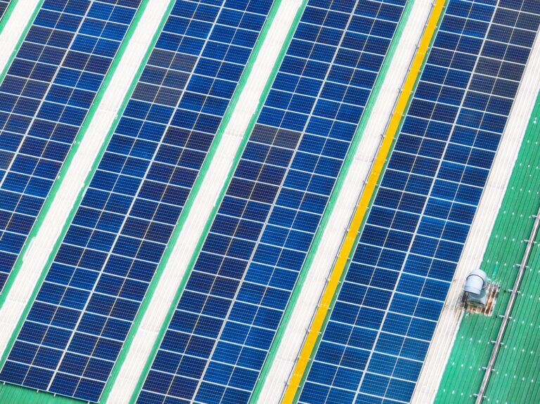 Maximizing energy efficiency with photovoltaic systems: A guide for homeowners