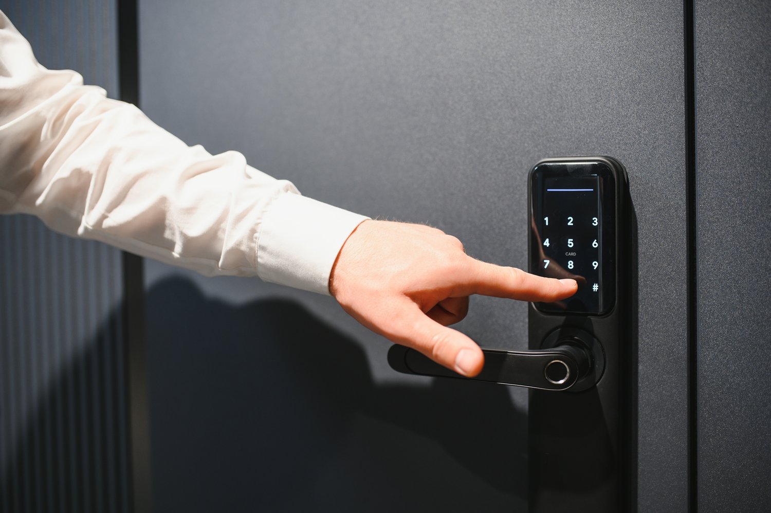 Smart Door Lock Keypad Not Responding? Authentication and Access Guide