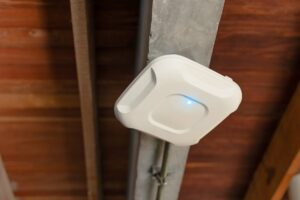 Smart Window Sensors False Alerts: Sensitivity and Battery Solutions